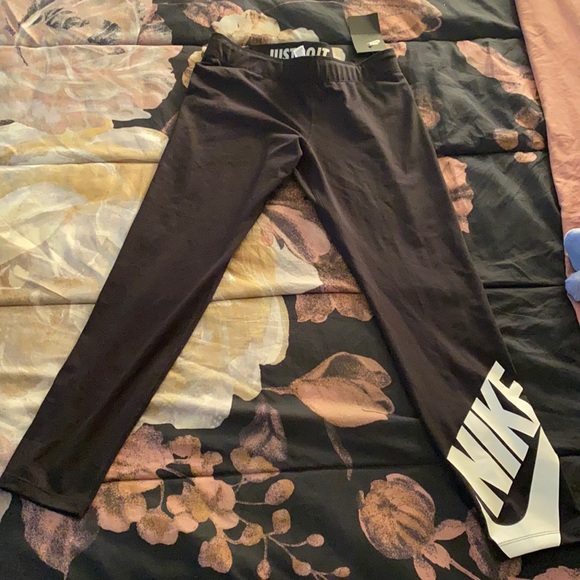 Black Nike Tights - Picture 1 of 2